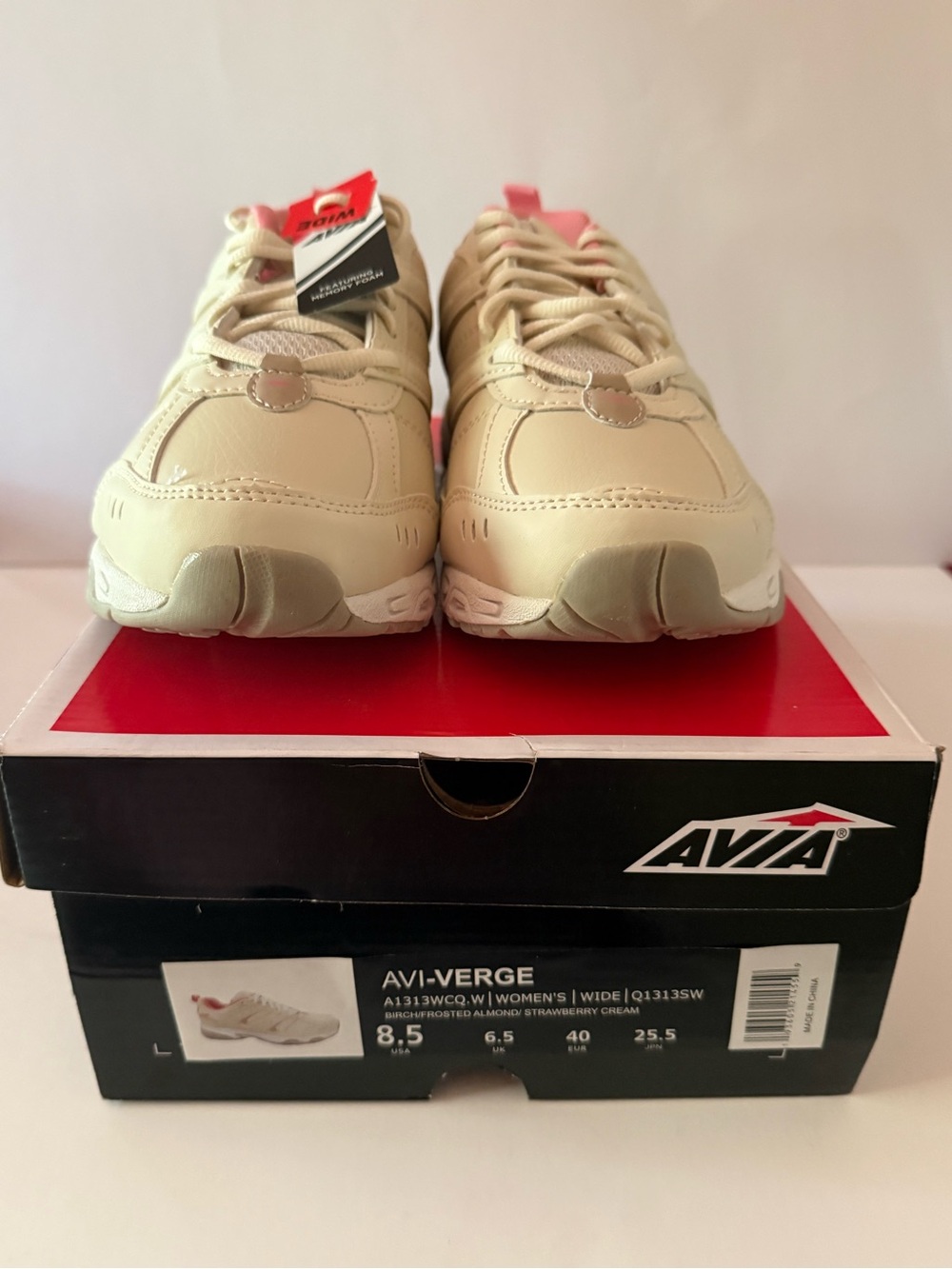 Avia AVI-VERGE BIRCH/ALMOND/Strawberry Cream Sneakers Women’s 8.5 WIDE NEW